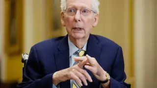 McConnell Warns Trump That Ukraine Policy Threatens GOP Agenda