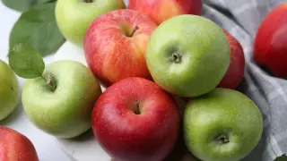 Green vs. Red Apples: Same Nutrition, Different Flavors