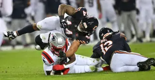 Santos' 58-Yard Kick Decides Bears-Patriots Thriller as Maye's Turnover Proves Costly