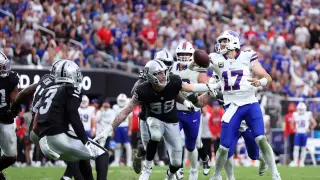 Bills Defy Defensive Struggles to Beat Raiders 33-30, Extending Win Streak