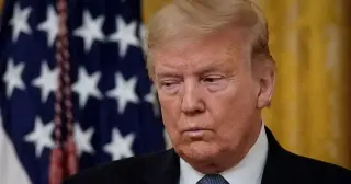 Trump Urges Pritzker to Call Him to Address Chicago Gun Violence