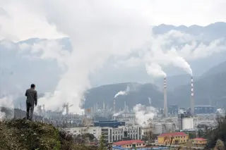Global air readings halted, study links spike in city pollution