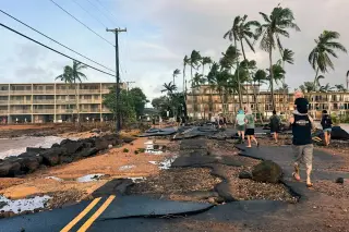 Lowell Strikes Kauai with Flood Wreckage, Widespread Outages
