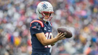 Vrabel Pushes Maye to Break Through as Patriots Offense Struggles