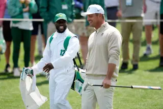 Hart and Kelce Lead Celebrity Caddies at Augusta's Par 3 Contest