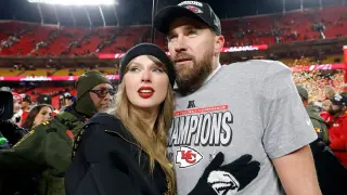 Swift & Kelce Step Out as Newlyweds at JuJu’s Laguna Niguel Wedding