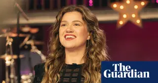 Kelly Clarkson and Brooklyn Shop Trade Blasts Over $15,000 Bird Automaton