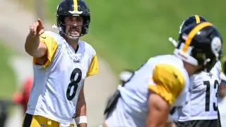 Steelers Emphasize Locker Room Unity After Rodgers' Fauci, ESPN Critique