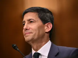 Warsh Takes Fed Chair Amid Independence Scrutiny