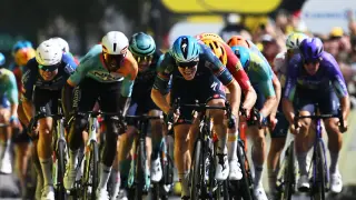 Merlier claims Stage 7 sprint as Pogacar clings to yellow in Bordeaux