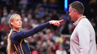 Sophie Cunningham's Pointing Moment Goes Viral in Fever–Mercury Clash