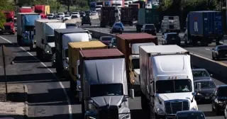 Federal Agencies Launch Sweeping Crackdown on 110 Trucking Schools Over Language Failures