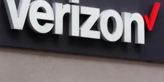 Widespread outages hit major U.S. wireless networks