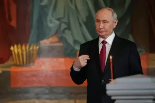 Easter Truce Frayed as Russia and Ukraine Trade Blame Over Violations