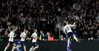 Richarlison’s late strike seals Spurs’ win over Chelsea in Australia