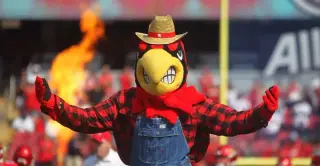 Top-25 Showdown: Louisville Welcomes No. 16 SMU in ACC Clash