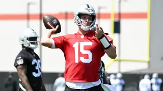 Mendoza Impresses Early as Raiders Build Around Him in Camp