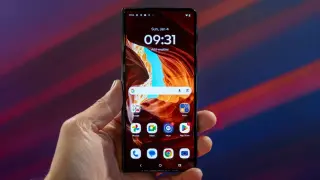 Razr Ultra vs Z Flip 7: Which folding phone nails design, power, and value?