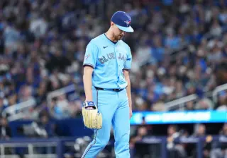 Blue Jays DFA Lauer amid rotation shuffle as Barger goes on IL