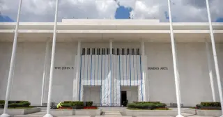 Trump's Name Added to Kennedy Center as Board Votes for 2-Year Closure
