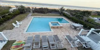 Why One $16,000 Week in a Beach House Was Worth It for 18 Travelers