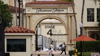 Paramount Faces Record Debt Costs in Rush to Close Warner Bros Deal