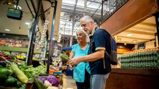 Boomers Prefer Cashiers, Rally Against Self-Checkout in Modern Groceries