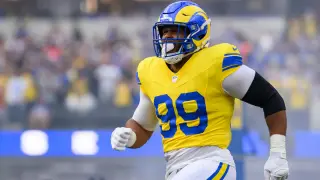 Aaron Donald Returns to NFL Action with Solid Performance Against Giants