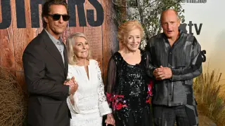 Harrelson Stakes a DNA Test to Prove McConaughey Is His Brother