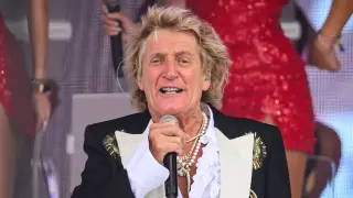 Rod Stewart Halts 2026 Tour to Recover From Heart Procedure