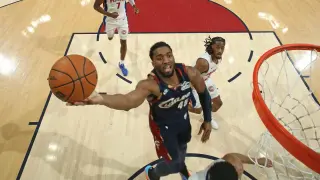 Mitchell's second-half eruption lifts Cavs to 2-2 series tie