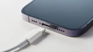Fast-Charge Reality: How Much Power Your iPhone and iPad Can Use in 2026