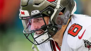 Buccaneers land front-loaded Mayfield deal with massive guarantees