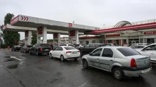 Fuel queues reveal Russia's energy strain amid Ukraine strikes