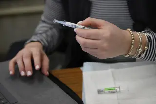 Early flu surge in the West prompts urgent vaccination calls amid federal guidance gaps