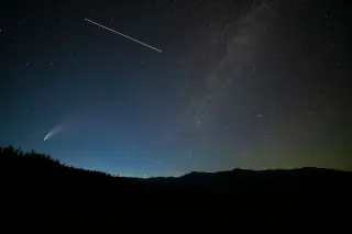 Stardust Delivers First Solid Comet Dust to Earth, Revealing a Complex Solar System Recipe