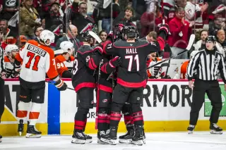 Stankoven's Two-Goal Night Sends Hurricanes Past Flyers 3-0 in Game 1