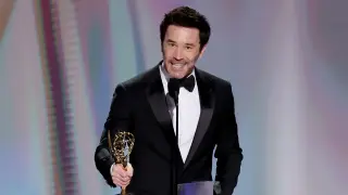 Pelphrey Captures 2026 Emmy for Task, Dedicates Win to Pregnant Kaley Cuoco