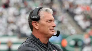 Schwartz says staying with Browns would’ve been a bad situation