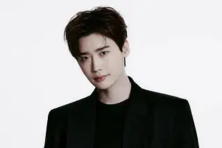 Lee Jong Suk Withdraws From Iseop’s Romance Amid Scheduling Shifts