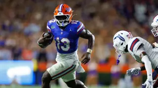 Week 3: Undefeated Contenders Face Crucial Tests as 35 Teams Remain Perfect