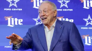 Jones keeps big-move appetite alive after Von Miller signing