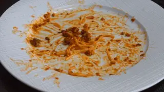 Finish Together Before Clearing: A Modern Dining Etiquette Guideline