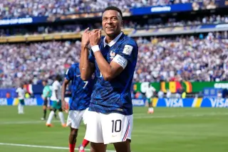 Mbappé delivers twice as France edge Senegal 3-1 in World Cup Group I