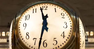 US clocks fall back Nov. 1 as permanent daylight saving time bill stalls in Senate