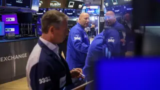 Markets Mixed as Yen Strengthens and Yields Ease Ahead of BoJ Meeting