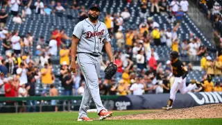 Pirates walk-off win worsens Tigers' playoff odds