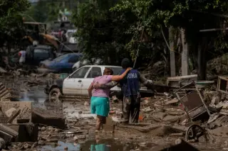 El Niño reorders hurricane risk: calmer Atlantic, stormier Pacific