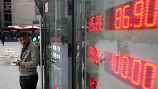 Ruble Run: Russians Withdraw Billions Amid War Funding Fears