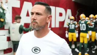 Packers Survive Bucs 17-14 Amid Cooper Injury and Execution Flaws